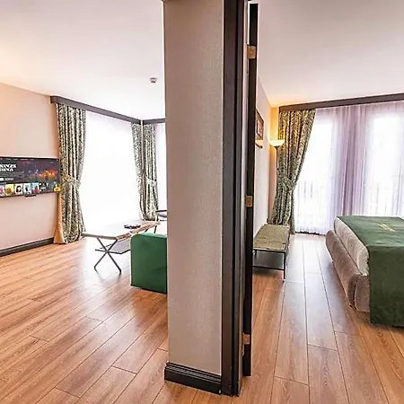 Karakoy Aparts - Special Category 4*